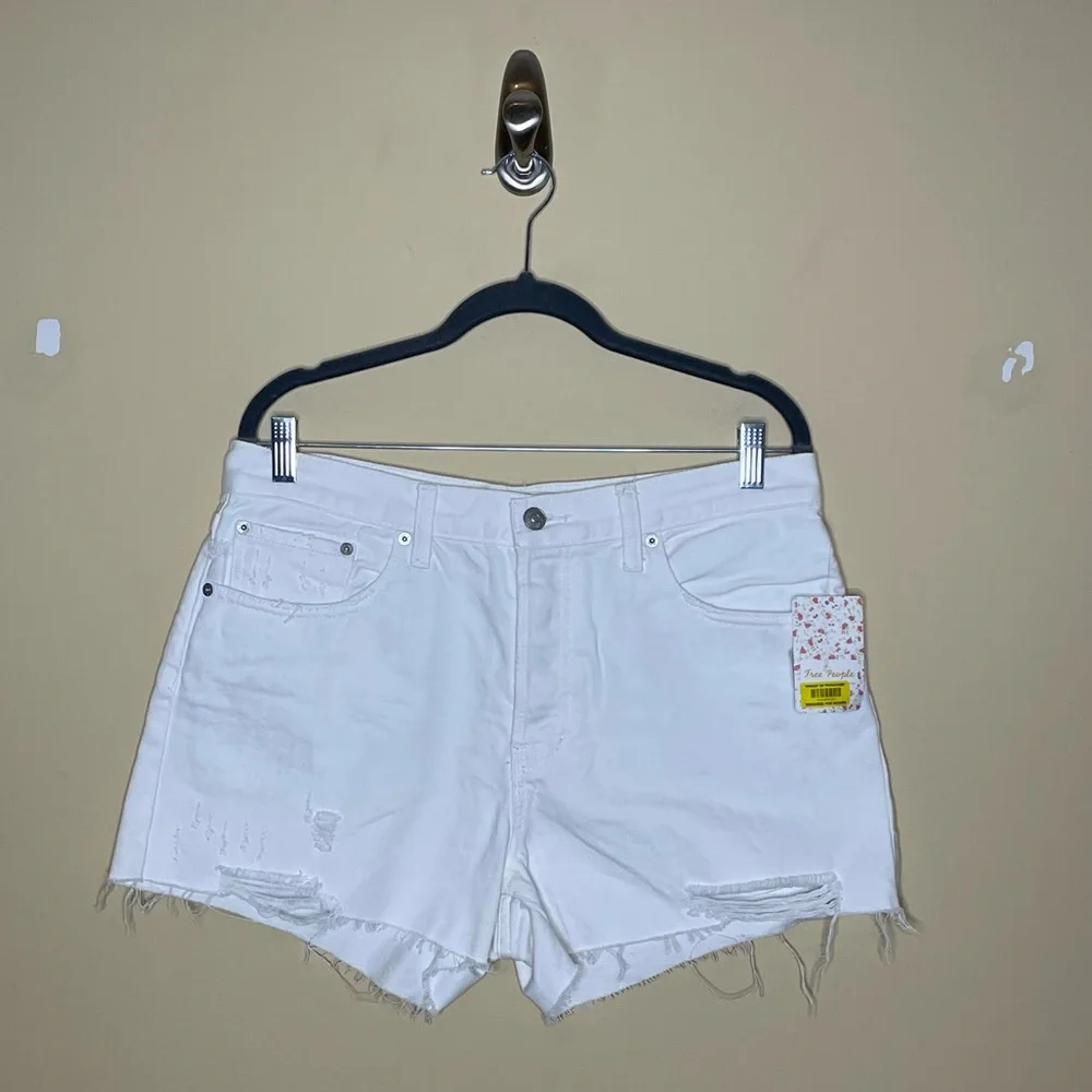 Free People Sofia Distressed High Rise Denim Shorts Size 31 NEW